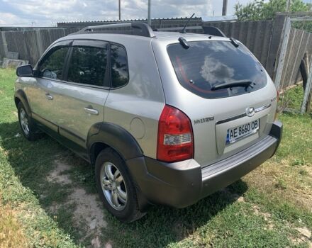 Серый Хендай Туксон, объемом двигателя 2 л и пробегом 228 тыс. км за 7400 $, фото 7 на Automoto.ua