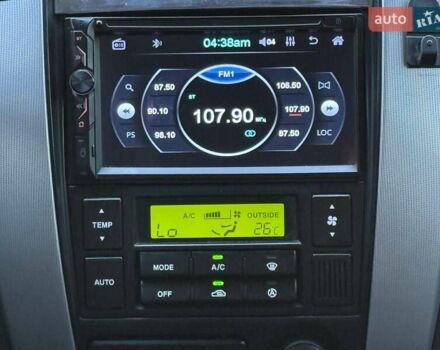 Серый Хендай Туксон, объемом двигателя 1.98 л и пробегом 282 тыс. км за 8350 $, фото 28 на Automoto.ua