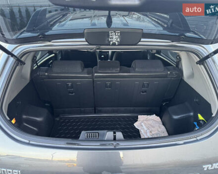 Серый Хендай Туксон, объемом двигателя 1.99 л и пробегом 315 тыс. км за 7300 $, фото 10 на Automoto.ua