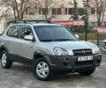Серый Хендай Туксон, объемом двигателя 2 л и пробегом 167 тыс. км за 7299 $, фото 5 на Automoto.ua