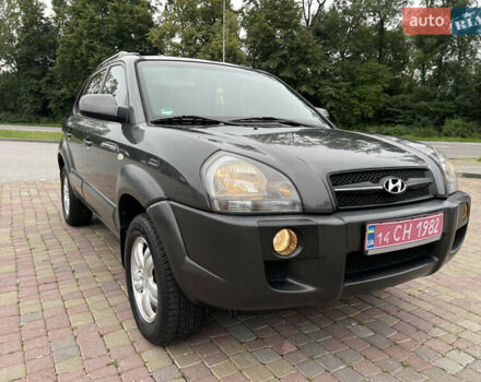 Хендай Туксон 2007 в Калуше на Automoto.ua Серый Хендай Туксон, объемом двигателя 2 л и пробегом 182 тыс. км за 7600 $, фото 14 на Automoto.ua