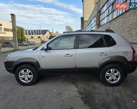 Хендай Туксон 2007 в Луцке на Automoto.ua Серый Хендай Туксон, объемом двигателя 1.98 л и пробегом 120 тыс. км за 7799 $, фото 14 на Automoto.ua