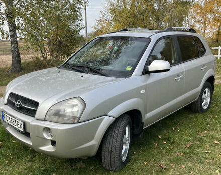 Хендай Туксон 2007 в Локачи на Automoto.ua Серый Хендай Туксон, объемом двигателя 1.98 л и пробегом 288 тыс. км за 7300 $, фото 2 на Automoto.ua