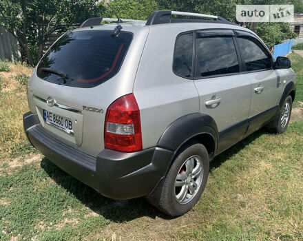 Сірий Хендай Туксон, об'ємом двигуна 1.98 л та пробігом 227 тис. км за 7500 $, фото 7 на Automoto.ua