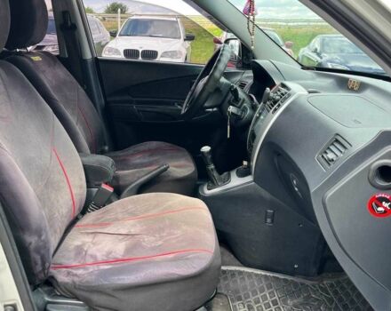 Хендай Туксон 2007 в Львове на Automoto.ua Серый Хендай Туксон, объемом двигателя 2 л и пробегом 255 тыс. км за 6590 $, фото 17 на Automoto.ua