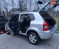 Серый Хендай Туксон, объемом двигателя 2 л и пробегом 240 тыс. км за 8300 $, фото 80 на Automoto.ua
