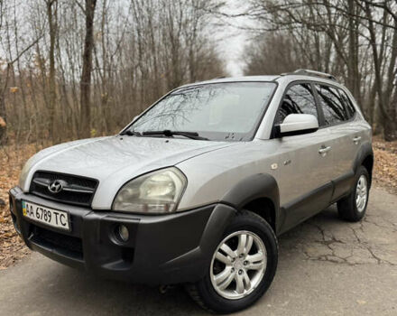 Серый Хендай Туксон, объемом двигателя 1.98 л и пробегом 269 тыс. км за 7100 $, фото 15 на Automoto.ua