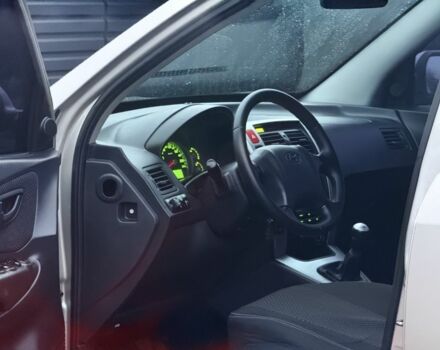 Серый Хендай Туксон, объемом двигателя 2 л и пробегом 305 тыс. км за 7200 $, фото 9 на Automoto.ua