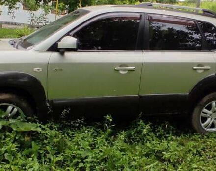 Сірий Хендай Туксон, об'ємом двигуна 2 л та пробігом 151 тис. км за 7700 $, фото 2 на Automoto.ua