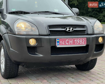 Хендай Туксон 2007 в Калуше на Automoto.ua Серый Хендай Туксон, объемом двигателя 2 л и пробегом 182 тыс. км за 7600 $, фото 16 на Automoto.ua