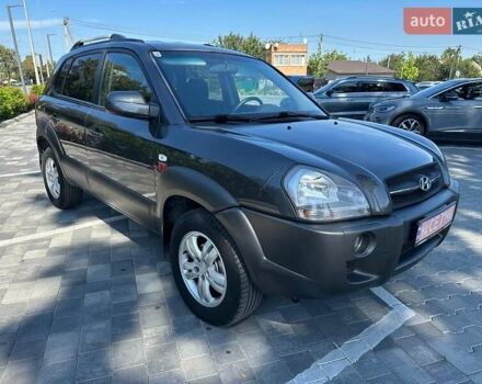Сірий Хендай Туксон, об'ємом двигуна 1.98 л та пробігом 169 тис. км за 7900 $, фото 4 на Automoto.ua