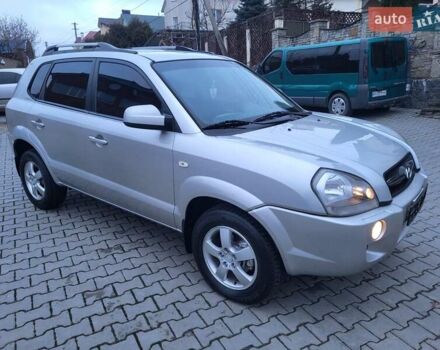 Серый Хендай Туксон, объемом двигателя 2 л и пробегом 240 тыс. км за 8300 $, фото 15 на Automoto.ua
