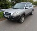 Сірий Хендай Туксон, об'ємом двигуна 2 л та пробігом 335 тис. км за 7200 $, фото 1 на Automoto.ua
