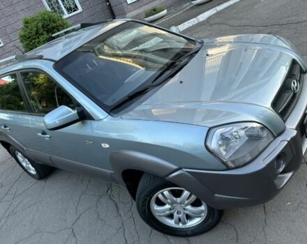 Серый Хендай Туксон, объемом двигателя 2 л и пробегом 110 тыс. км за 11900 $, фото 3 на Automoto.ua