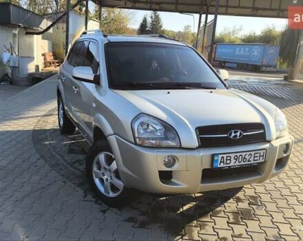 Серый Хендай Туксон, объемом двигателя 1.98 л и пробегом 193 тыс. км за 8400 $, фото 16 на Automoto.ua