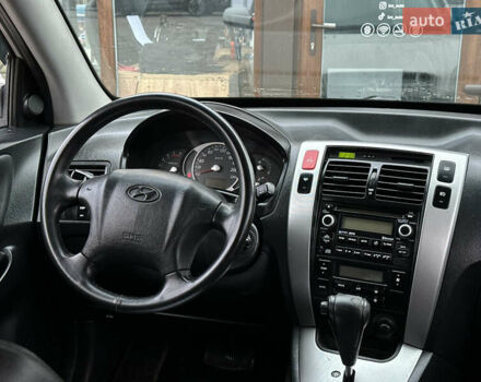 Серый Хендай Туксон, объемом двигателя 2 л и пробегом 232 тыс. км за 7200 $, фото 24 на Automoto.ua