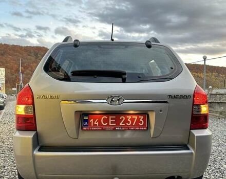 Хендай Туксон 2007 в Бережанах на Automoto.ua Серый Хендай Туксон, объемом двигателя 2 л и пробегом 172 тыс. км за 7400 $, фото 12 на Automoto.ua