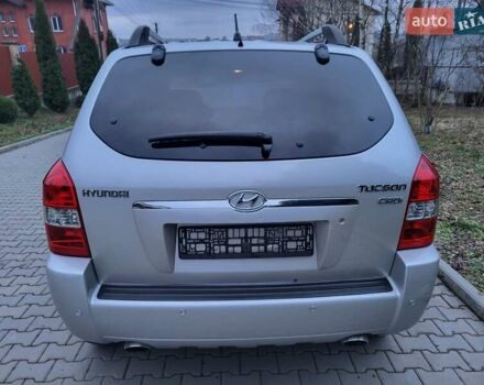 Серый Хендай Туксон, объемом двигателя 2 л и пробегом 240 тыс. км за 8300 $, фото 37 на Automoto.ua