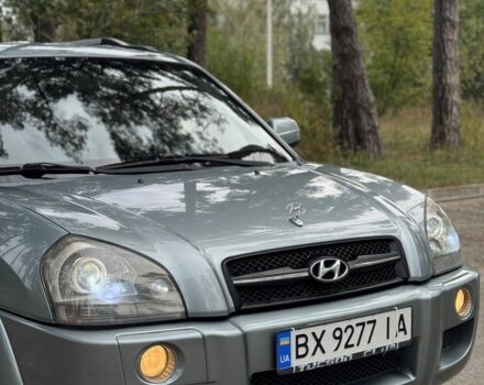 Серый Хендай Туксон, объемом двигателя 2 л и пробегом 159 тыс. км за 7299 $, фото 4 на Automoto.ua