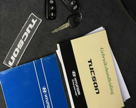 Серый Хендай Туксон, объемом двигателя 2 л и пробегом 182 тыс. км за 7600 $, фото 58 на Automoto.ua