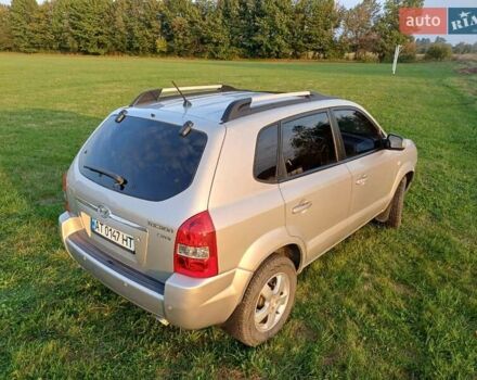 Серый Хендай Туксон, объемом двигателя 1.99 л и пробегом 239 тыс. км за 7800 $, фото 13 на Automoto.ua