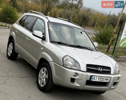Хендай Туксон 2007 в Запорожье на Automoto.ua Серый Хендай Туксон, объемом двигателя 2 л и пробегом 230 тыс. км за 7900 $, фото 4 на Automoto.ua