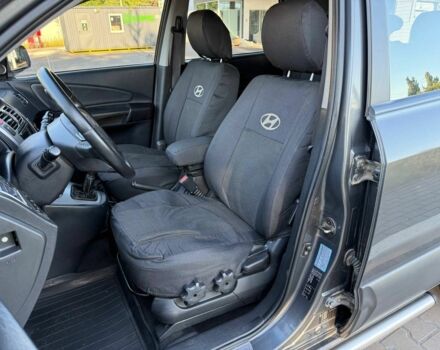 Серый Хендай Туксон, объемом двигателя 2 л и пробегом 282 тыс. км за 7950 $, фото 18 на Automoto.ua