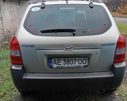 Серый Хендай Туксон, объемом двигателя 2 л и пробегом 168 тыс. км за 7500 $, фото 3 на Automoto.ua