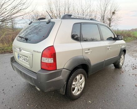 Хендай Туксон 2007 у Ахтырке на Automoto.ua Сірий Хендай Туксон, об'ємом двигуна 2 л та пробігом 192 тис. км за 6950 $, фото 3 на Automoto.ua