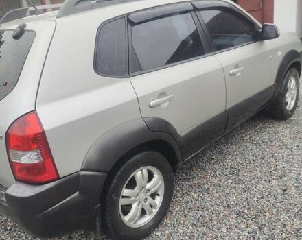 Хендай Туксон 2007 в Тростянец на Automoto.ua Серый Хендай Туксон, объемом двигателя 1.98 л и пробегом 153 тыс. км за 8200 $, фото 3 на Automoto.ua