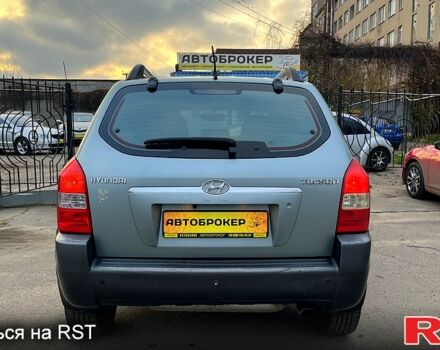 Сірий Хендай Туксон, об'ємом двигуна 2 л та пробігом 281 тис. км за 7200 $, фото 5 на Automoto.ua