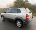 Хендай Туксон 2007 у Ахтырке на Automoto.ua Сірий Хендай Туксон, об'ємом двигуна 2 л та пробігом 192 тис. км за 6950 $, фото 2 на Automoto.ua