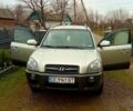 Сірий Хендай Туксон, об'ємом двигуна 2 л та пробігом 218 тис. км за 8200 $, фото 5 на Automoto.ua