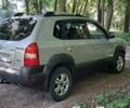Сірий Хендай Туксон, об'ємом двигуна 1.98 л та пробігом 177 тис. км за 8800 $, фото 5 на Automoto.ua