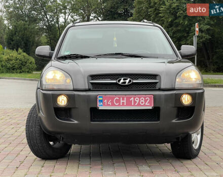 Хендай Туксон 2007 в Калуше на Automoto.ua Серый Хендай Туксон, объемом двигателя 2 л и пробегом 182 тыс. км за 7600 $, фото 3 на Automoto.ua