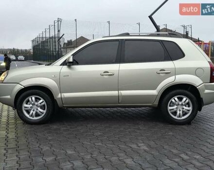 Серый Хендай Туксон, объемом двигателя 2 л и пробегом 231 тыс. км за 7999 $, фото 8 на Automoto.ua