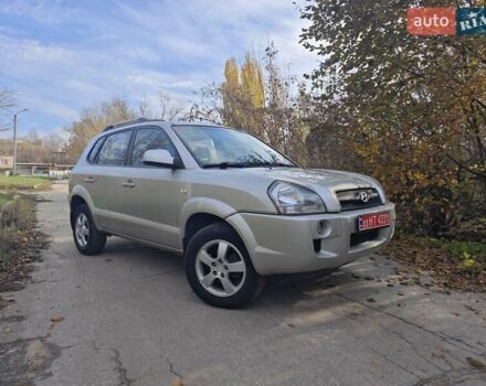 Серый Хендай Туксон, объемом двигателя 1.98 л и пробегом 173 тыс. км за 7450 $, фото 22 на Automoto.ua