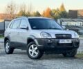 Серый Хендай Туксон, объемом двигателя 2 л и пробегом 262 тыс. км за 3750 $, фото 1 на Automoto.ua
