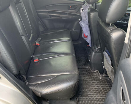 Сірий Хендай Туксон, об'ємом двигуна 1.98 л та пробігом 227 тис. км за 7500 $, фото 19 на Automoto.ua