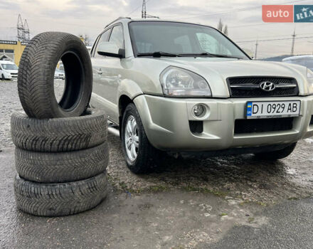 Сірий Хендай Туксон, об'ємом двигуна 2 л та пробігом 257 тис. км за 6550 $, фото 22 на Automoto.ua