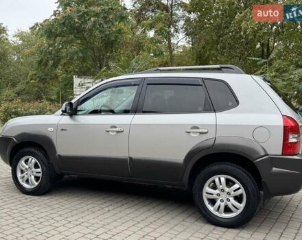 Сірий Хендай Туксон, об'ємом двигуна 1.99 л та пробігом 208 тис. км за 8400 $, фото 32 на Automoto.ua