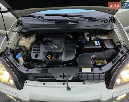 Серый Хендай Туксон, объемом двигателя 2 л и пробегом 231 тыс. км за 7999 $, фото 53 на Automoto.ua