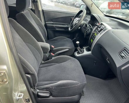 Сірий Хендай Туксон, об'ємом двигуна 2 л та пробігом 257 тис. км за 6550 $, фото 17 на Automoto.ua