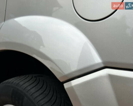 Серый Хендай Туксон, объемом двигателя 1.98 л и пробегом 217 тыс. км за 8500 $, фото 21 на Automoto.ua