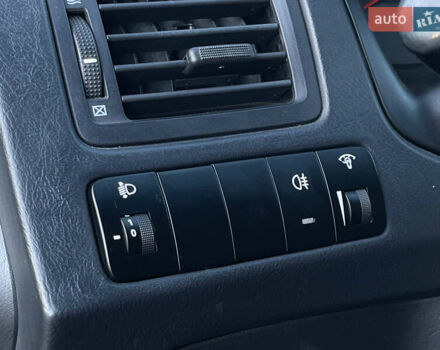 Серый Хендай Туксон, объемом двигателя 2 л и пробегом 182 тыс. км за 7600 $, фото 30 на Automoto.ua