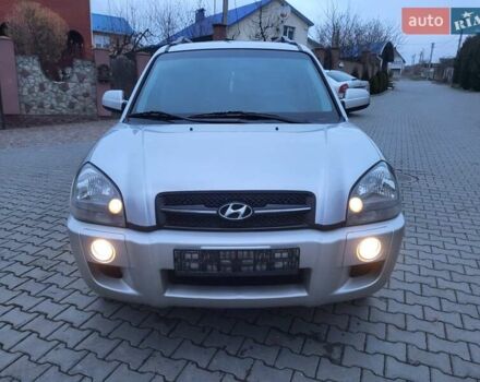 Серый Хендай Туксон, объемом двигателя 2 л и пробегом 240 тыс. км за 8300 $, фото 19 на Automoto.ua