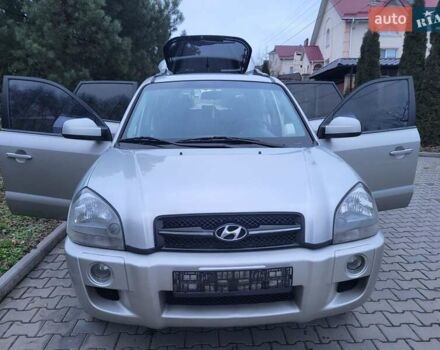 Серый Хендай Туксон, объемом двигателя 2 л и пробегом 240 тыс. км за 8300 $, фото 96 на Automoto.ua