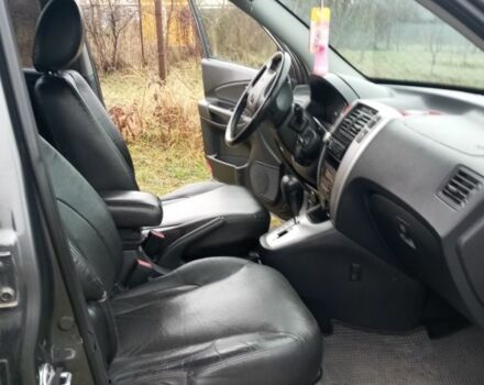 Сірий Хендай Туксон, об'ємом двигуна 2 л та пробігом 267 тис. км за 8300 $, фото 14 на Automoto.ua