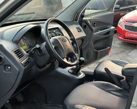 Серый Хендай Туксон, объемом двигателя 2 л и пробегом 167 тыс. км за 7299 $, фото 6 на Automoto.ua