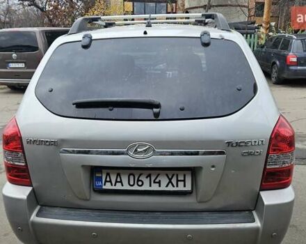 Серый Хендай Туксон, объемом двигателя 2 л и пробегом 330 тыс. км за 4000 $, фото 17 на Automoto.ua